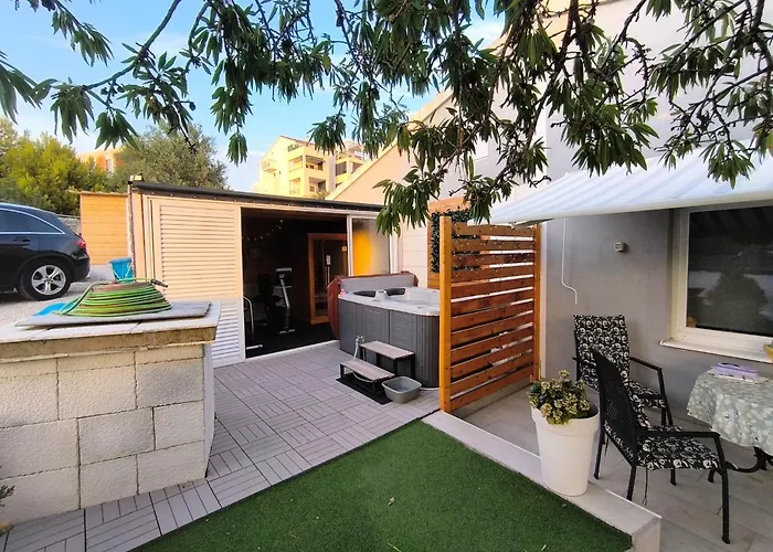 Wellness Apartments Ra- Enjoy Our Jaccuzi, Sauna, E Bike ,Fitness , Waterskiing