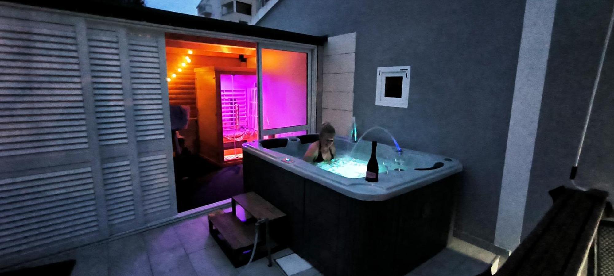 Wellness Ra- Enjoy Our Jaccuzi, Sauna, E Bike ,fitness , Waterskiing Primošten