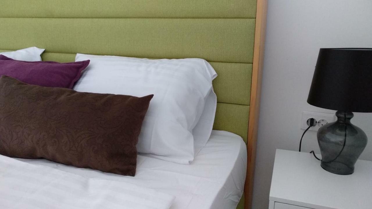 Apartment Wellness Ra- Enjoy Our Jaccuzi, Sauna, E Bike ,fitness , Waterskiing *